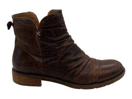 Boots Leather By Sofft In Brown, Size:9 For Sale